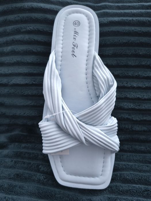 Klapki błękitne. R.40