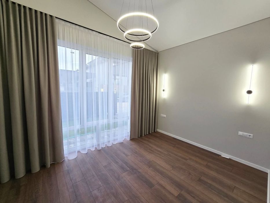 Одноповерховий будинок в КМ 141 м2 з газом новий ремонт с. Ходосівка