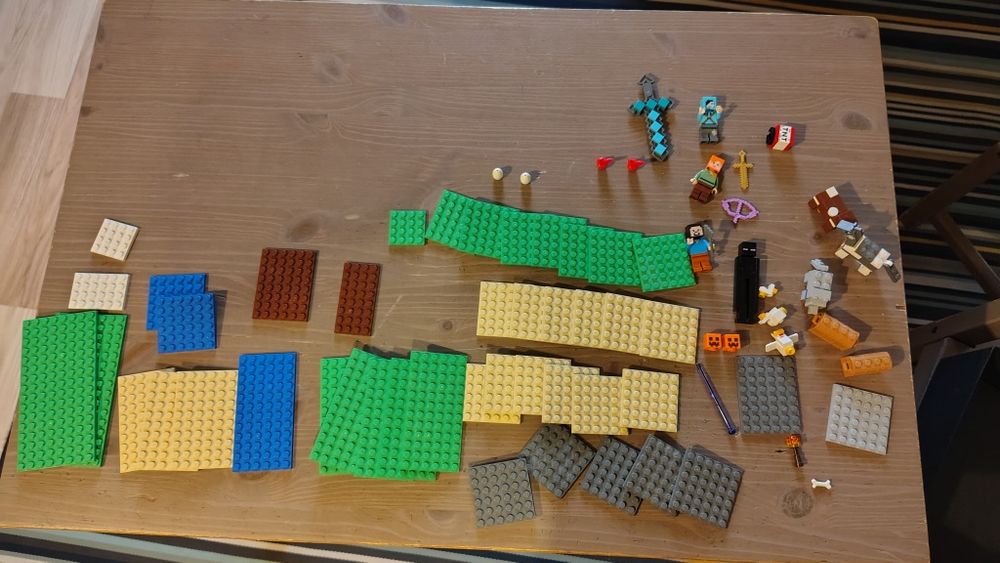 LEGO  Minecraft.