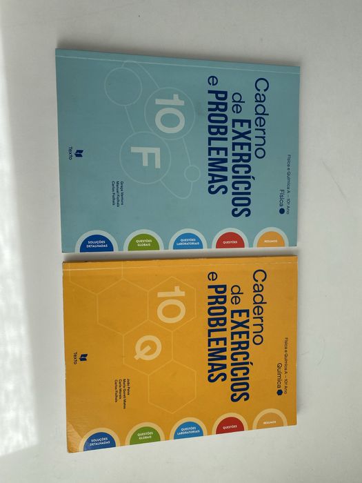 Manuais e Caderno Atividades Física e Química A 10