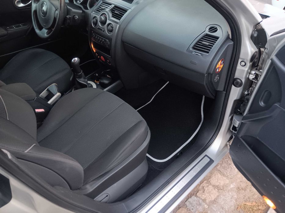 Renault megane 1.4 16v com GPS