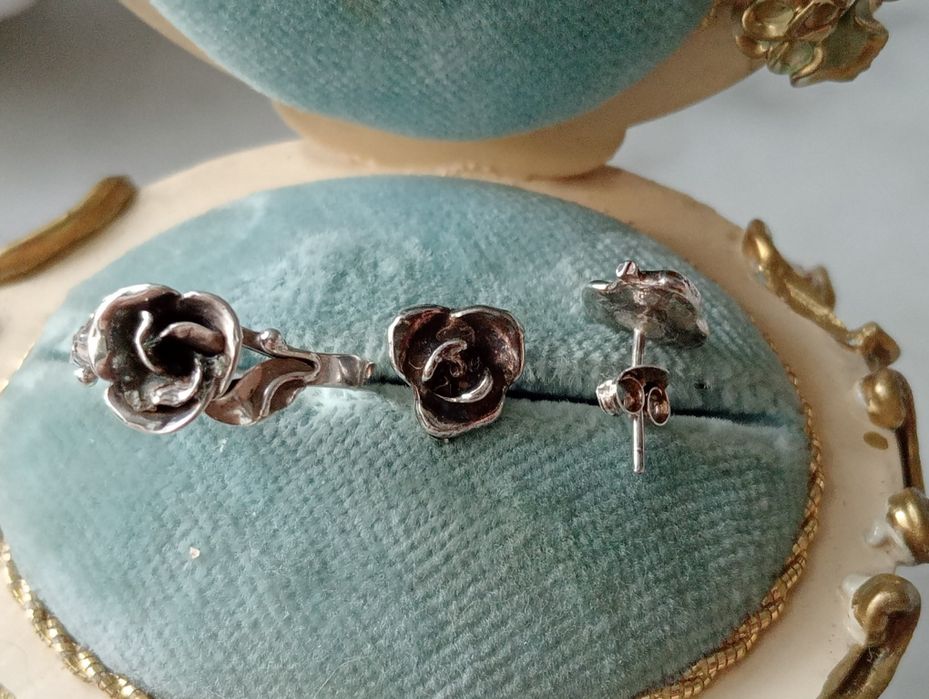 Srebrny komplet ròżyczki