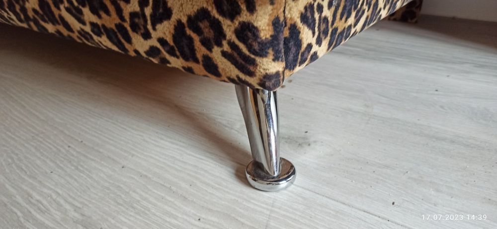 Продам диван в отличном состоянии