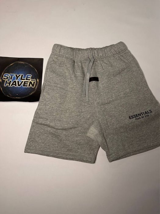 Шорти Essentials