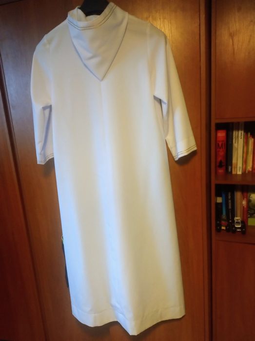 Alba komunijna dla chłopca na wzrost 146/152  długość 122cm rękaw 49cm