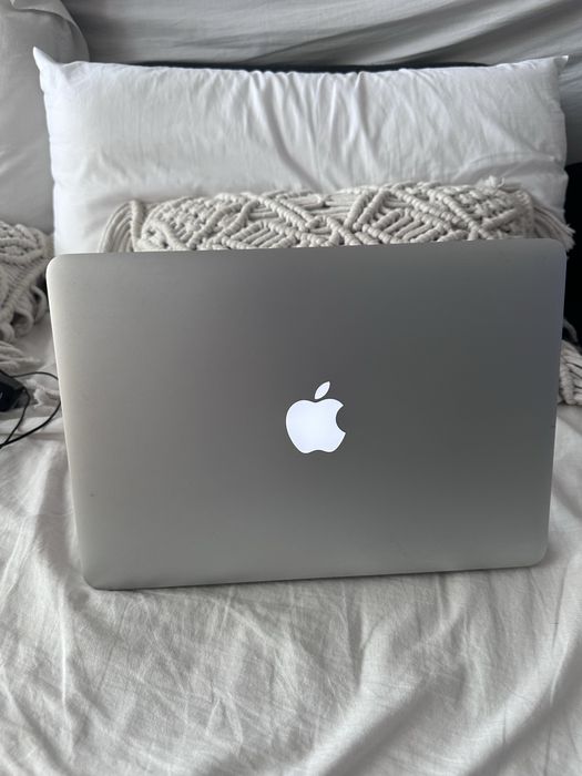 Macbook Pro A1502447455329707642881