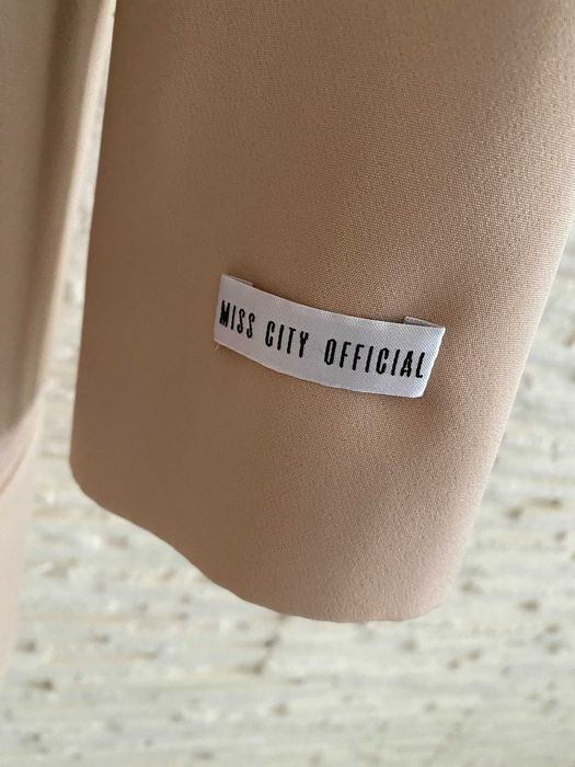 Miss city długa marynarka oversize z printem twarz art