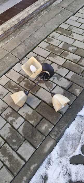 Oświetlenie sufitowe z kinkietami