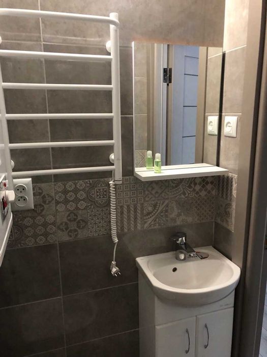 квартира-студія погодинно (площа 17 м2 - 750 грн/доба ). На Волі