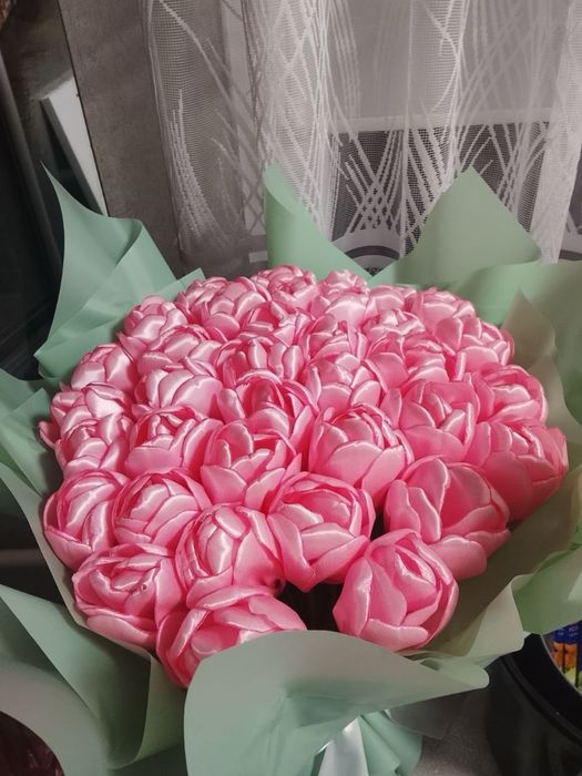 Букет тюльпанів з атласної стрічки