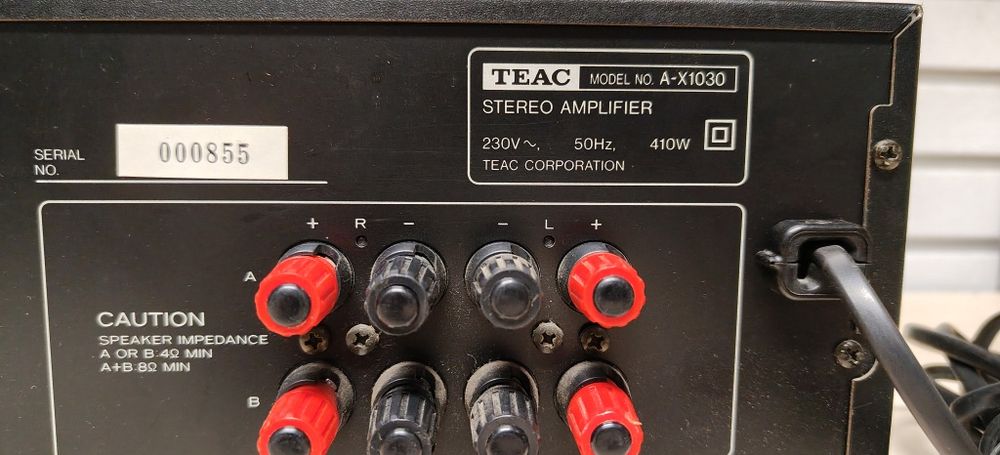 Wzmacniacz stereo TEAC X-A1030 Integra.
