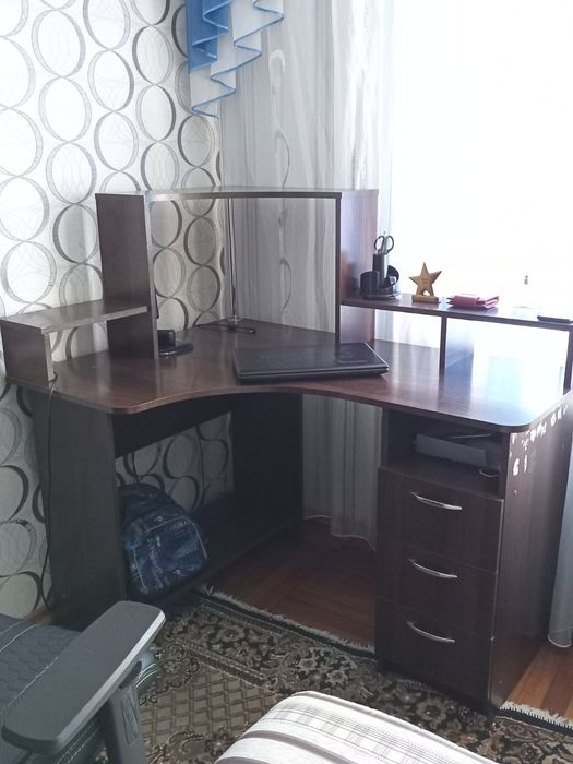 Компьютерный стол