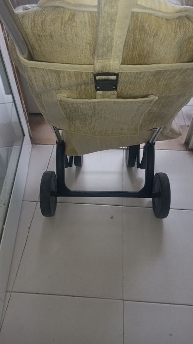 Carrinhos para compras/ diversos.