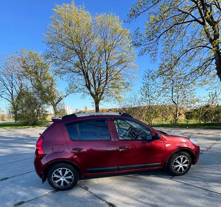 Renault Sandero 2011