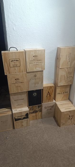 Caixas de 3 garrafas de vinho com tampa