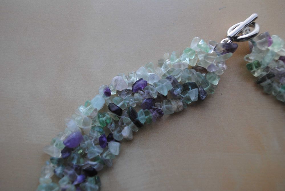 Colar com pedras naturais  com embalagem artesanal