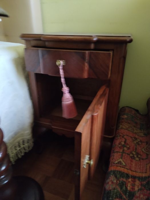 2 mesinhas de cabeceira, o conjunto, em bom estado