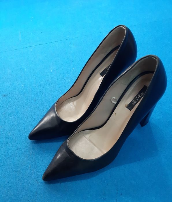 Sapatos clássicos de salto alto