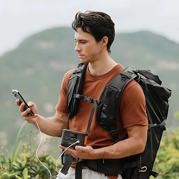 Портативная зарядная станция Jackery Explorer 100 Plus