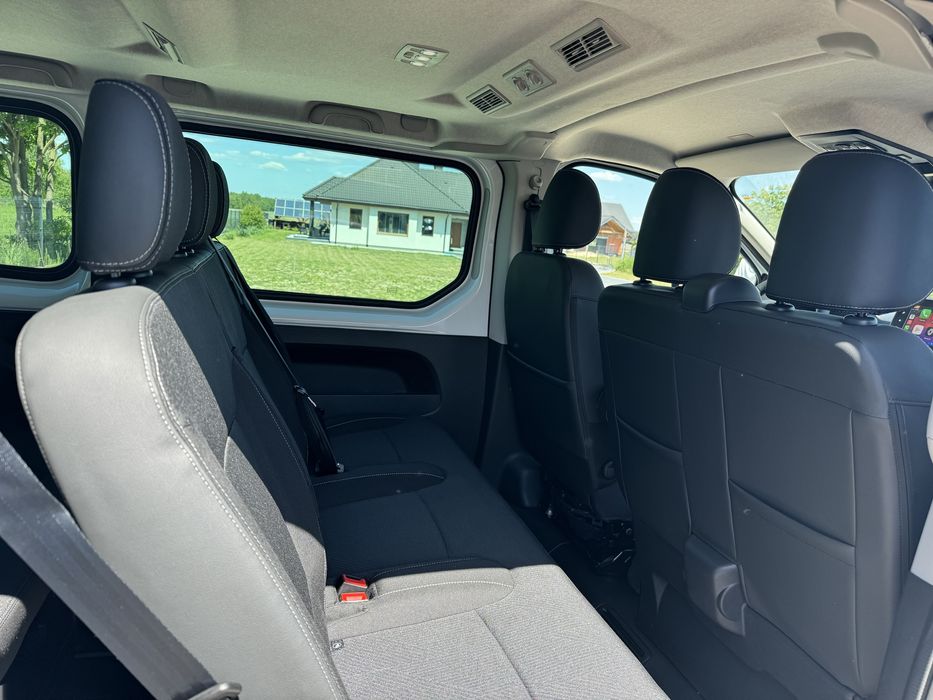 Wynajem bus 9 osobowy trafic vivaro klima long