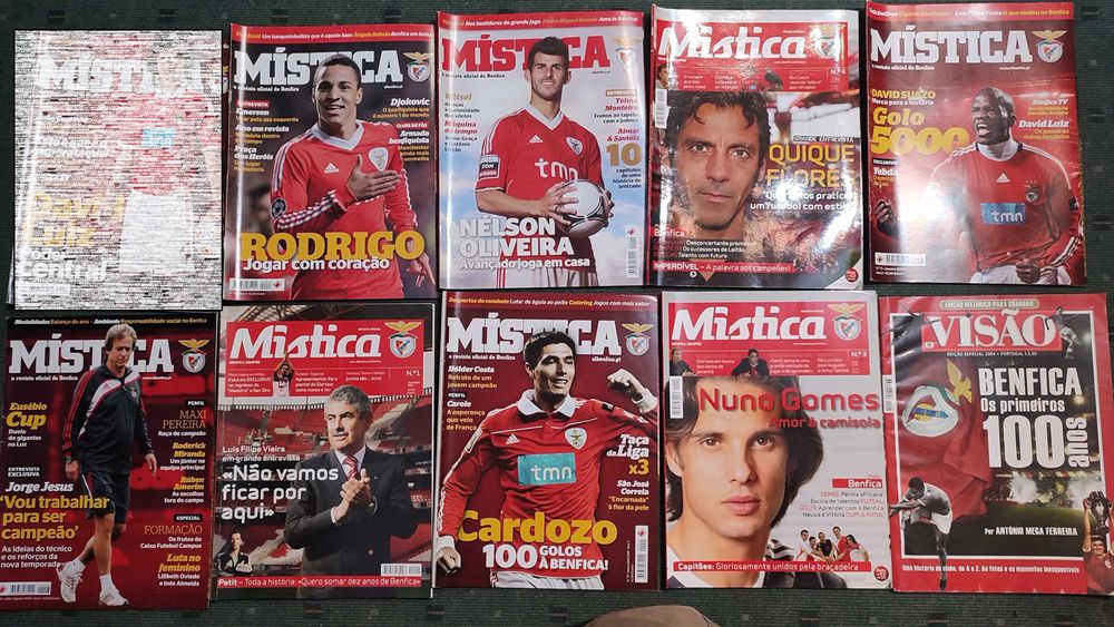 Lote 40 Revistas e jornais sobre S. L. Benfica
