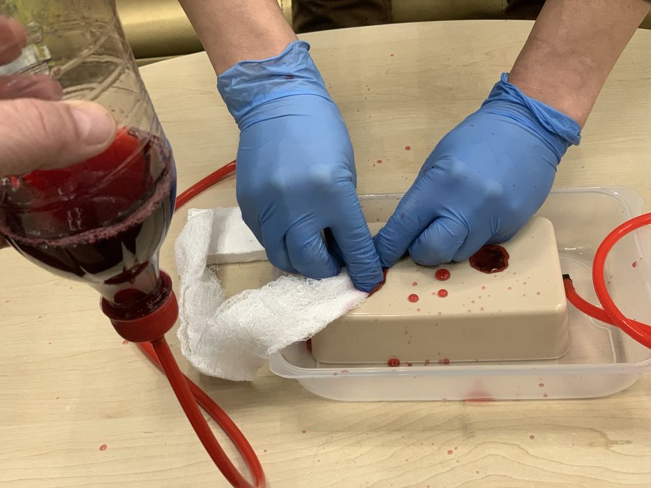 Оренда манекена Little Anne для СЛР