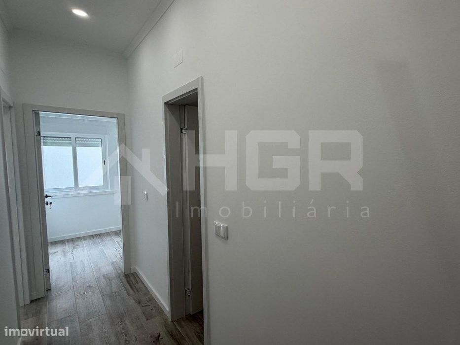 T1 | Totalmente Renovado Com Quintal (Entrada A Estrear) | Localiza...