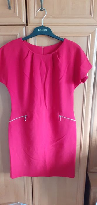 Czerwona elegancka sukienka r. 38