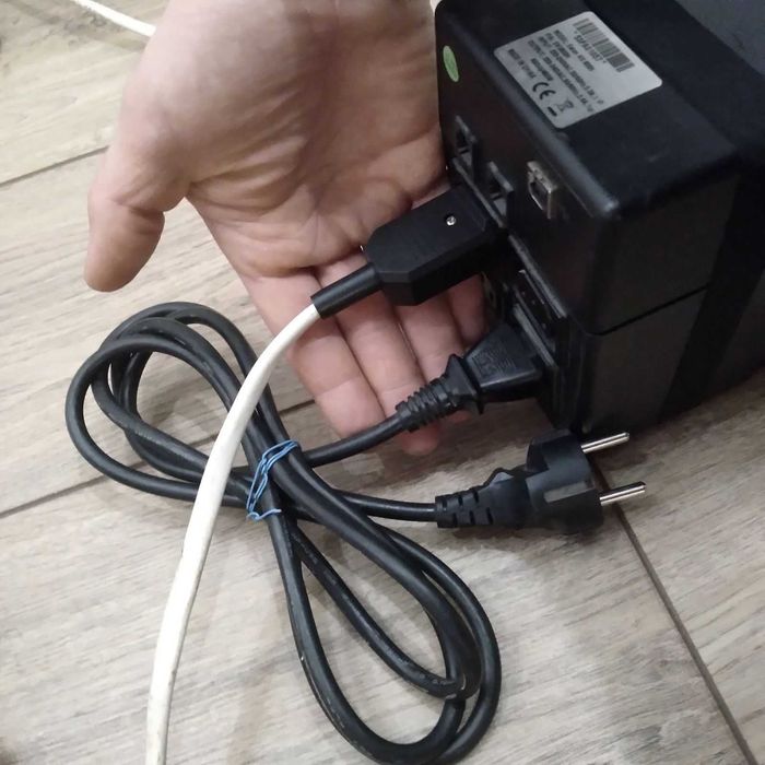 UPS ДБЖ ИБП EATON\Mustek 480W ( Інвертор , Безперебійник) 12 - 220