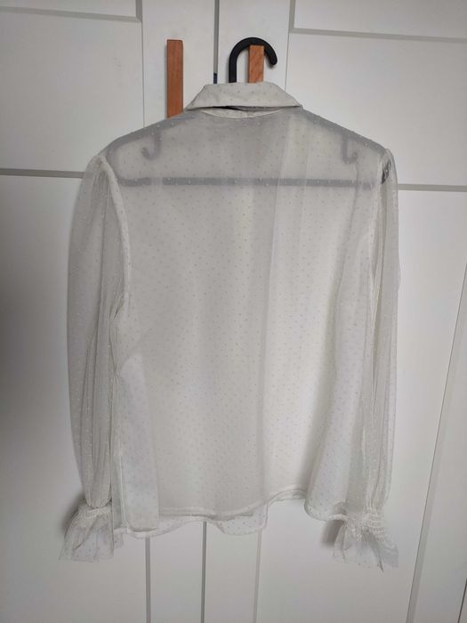 Piękna koszula koronkowa z dzianiny mesh Mohito