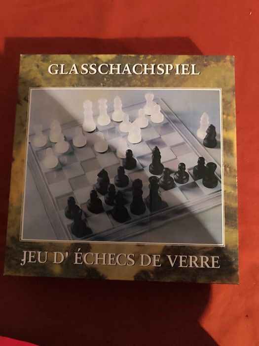 Szachy ze szkła z planszą - glass chess set