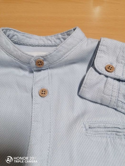 Conjunto de 4 camisas Benetton e Zara. Em óptimo estado.