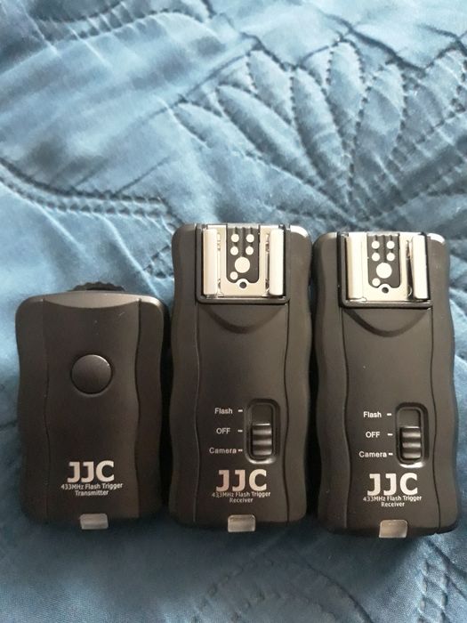 Радіосинхролізатор для надкамерних і студійних вспишок.