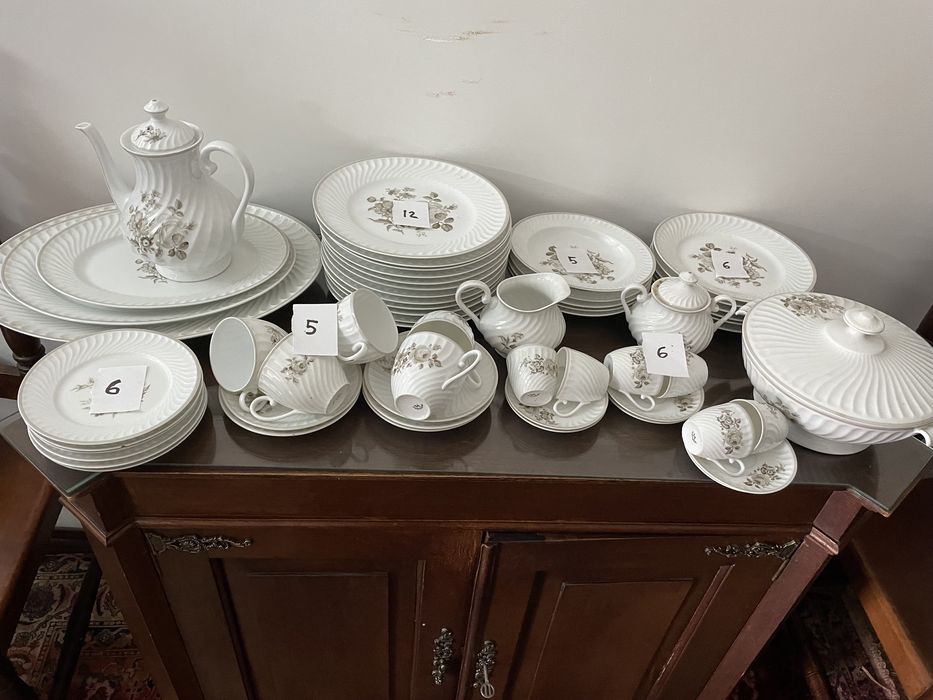 Serviço de jantar Vista Alegre à peça