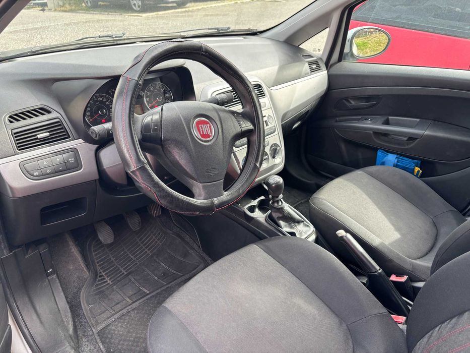 Fiat Punto 1.2 Gasolina | 2012 | Económico e Fiável