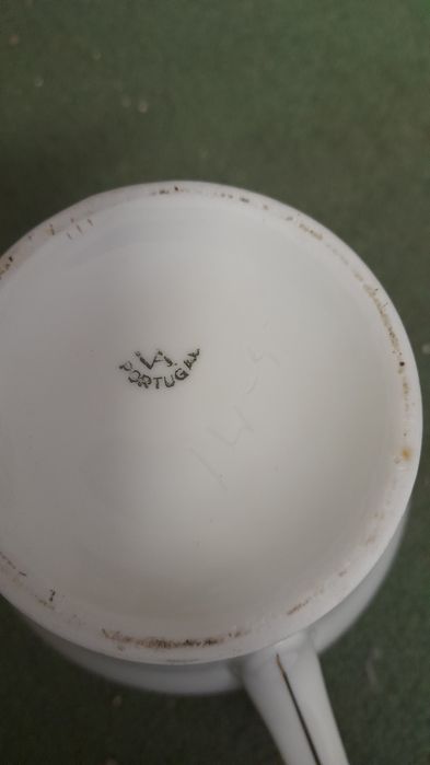 Leiteira em porcelana vista alegre