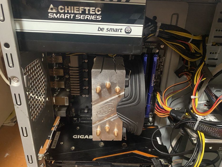 Ігровий комп'ютер, практично новий