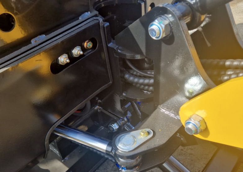minikoparka 1.8t 2026r skrętne ramie 2cyl diesel