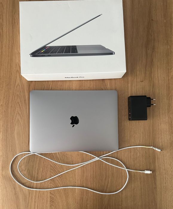 Macbook Pro 13 i7 16 GB ram 256 GB SSD
