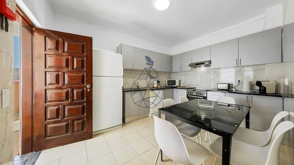 Moradia T3 + Anexo Independente T2, em Portimão próxima a Praia do Vau