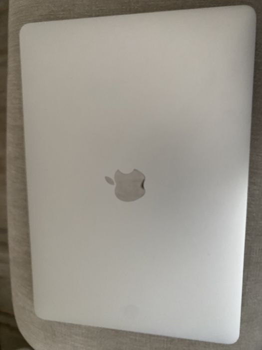 MacBook Pro 13-inch, 2017, Four Thunderbolt 3 Ports