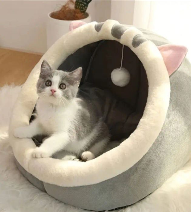 Casa de gato de pelúcia.  40x40x32cm.  Nova