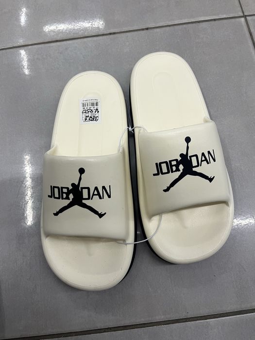 Шльопанці Jordan