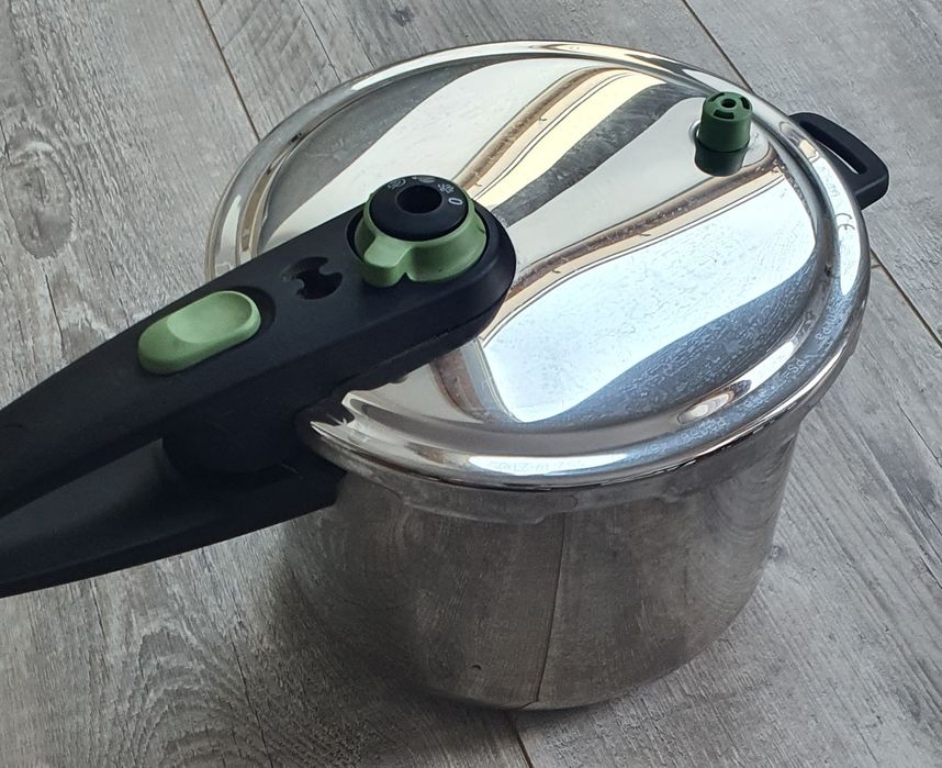 Szybkowar firmy Tefal 6L