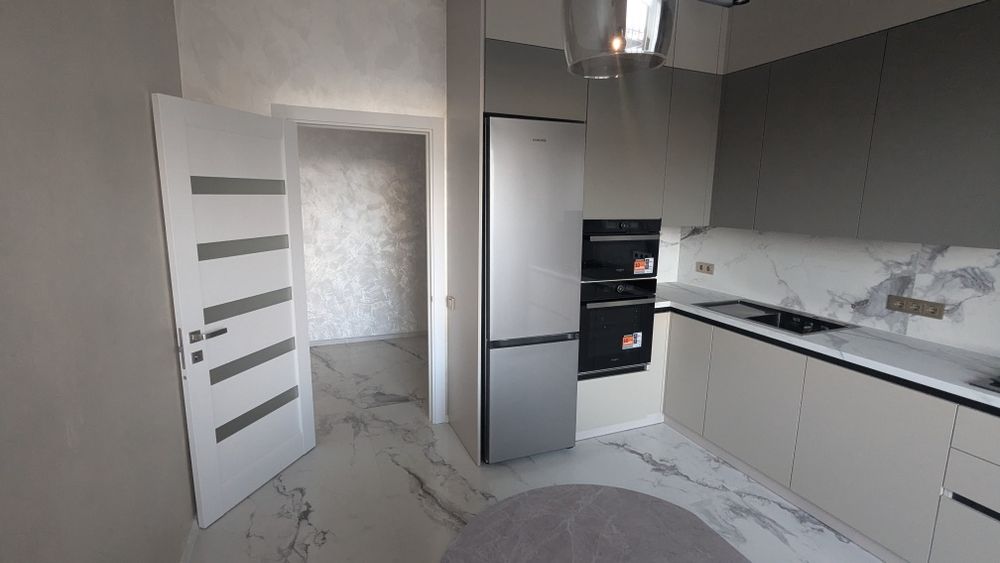 Довгострокова оренда житла в новобудові Минай 2 кімн.квартира.