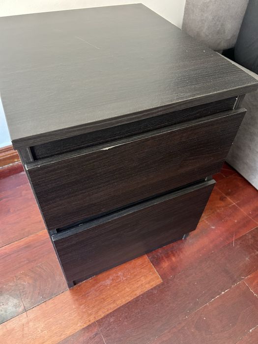 Mesa de cabeceira IKEA MALM 2 gavetas – preto-castanho
