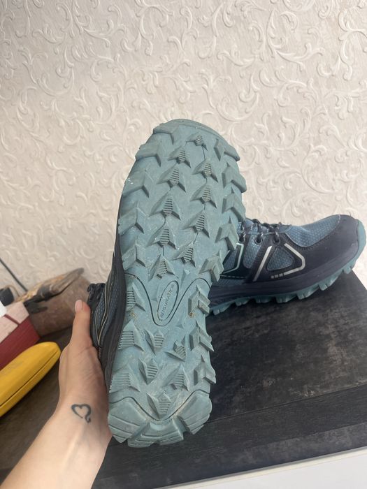 Трекінгові кросівки черевики фірми endurance waterproof