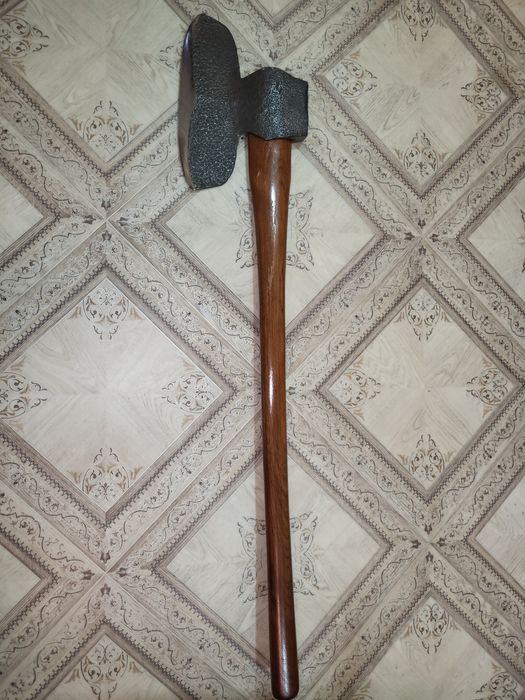 Сокири, топори, різні, ковані, цікаві