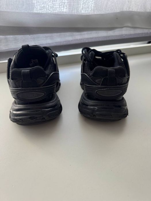balenciaga track 1