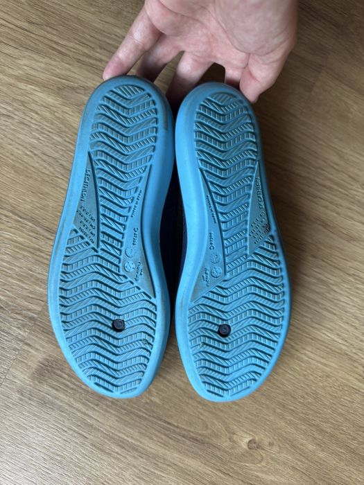 Sapatos aquáticos 2 tamanhos disponiveis